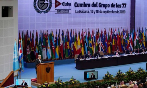 “為全球和平與發(fā)展注入更多穩(wěn)定性”（人民日報(bào)）